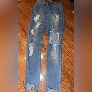Women’s ripped skinny jeans